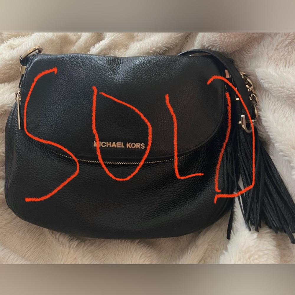 Michael Kors Bedford Tassle Medium-sized Shoulder Bag with Black Pebbled Leather